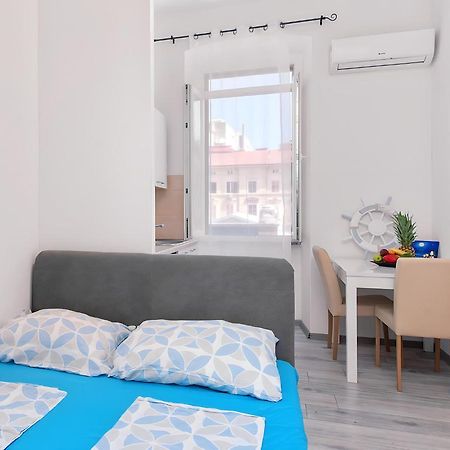 Market&Art square studio apartment 5 Rijeka Extérieur photo